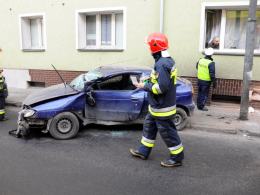Młody kierowca wjechał w latarnię