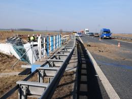 Cysterna wypadła z autostrady