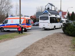 Kobieta wjechała samochodem w autobus