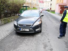 Wjechał pod prąd i uszkodził dwa samochody