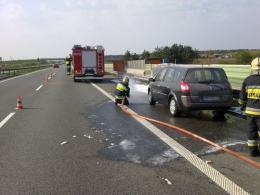 Samochód zapalił się na autostradzie