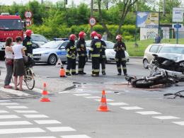 Zderzenie samochodu i motocykla na Chabrach