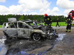 W Komprachcicach spłonął samochód