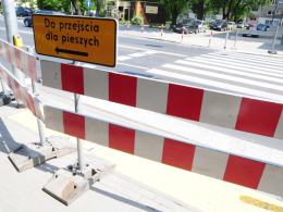 Przejście na Placu Kazimierza wciąż niebezpieczne