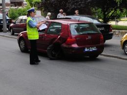 Cztery auta uszkodzone na ulicy Waryńskiego