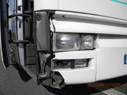 Miał 2,6 promila, wjechał pod autobus