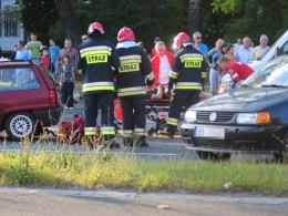 Bmw uderzyło w volkswagena, jedna osoba ranna