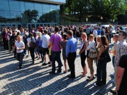 Długa kolejka po bilety na niedzielny koncert