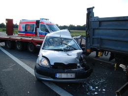 Toyota zmiażdżona, kierująca bez obrażeń