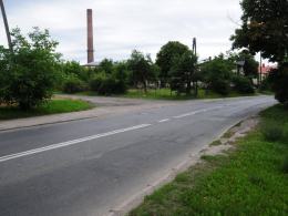 Brak oznaczenia prawidłowego dojazdu do kąpieliska może wprowadzać w błąd.