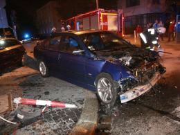 Dwa rozbite BMW, trzy osoby poszkodowane