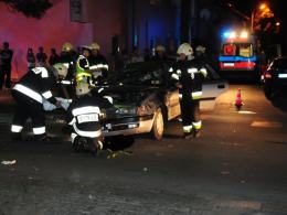 Dachowanie na ul. 1 Maja, kierowca miał 1,5 promila