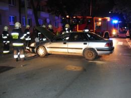 Dachowanie na ul. 1 Maja, kierowca miał 1,5 promila