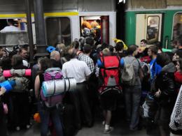 "Woodstockowy" pociąg PKP przeżywa oblężenie na każdej stacji, na której się pojawi.