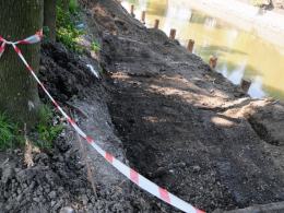 Robotnicy znaleźli pocisk nad Młynówką