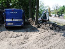 Robotnicy znaleźli pocisk nad Młynówką