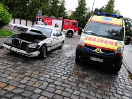 Zderzenie dwóch mercedesów w centrum Opola