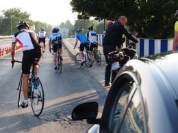 Rowerzysta zajechał drogę motocykliście