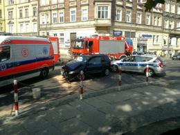 Samochód wjechał w karetkę, jadącą na sygnale