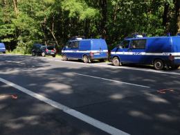 Kierowca pozostawił uruchomiony samochód, szukała go policja