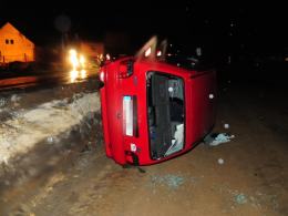 Fiat uno wypadł z remontowanej drogi, kierowca miał prawie 4 promile