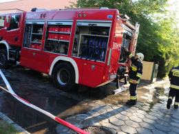 Ogień na dachu Szkoły Podstawowej nr 5 w Opolu