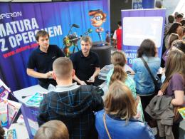Tłumy uczniów na salonie maturzystów
