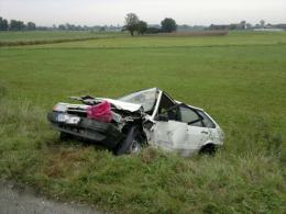 Czołowe zderzenie bmw i łady