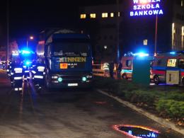 Kierowca bmw wjechał w tył cysterny