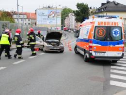 Kierowca samochodu dostawczego zmiażdżył tył opla