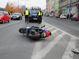 Motorowerzysta ranny po zderzeniu z samochodem