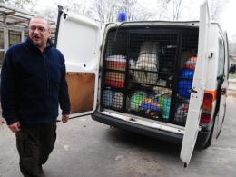 Strażnicy miejscy i uczniowie pomagają opolskiemu schronisku