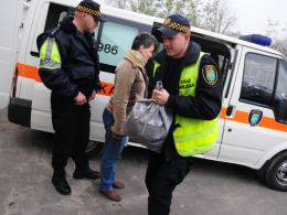 Strażnicy miejscy i uczniowie pomagają opolskiemu schronisku
