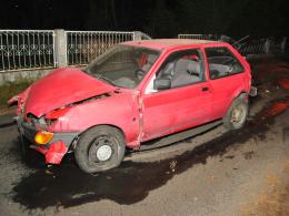 Pijani nastolatkowie rozbili auto na płocie