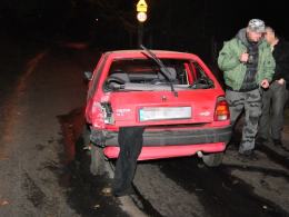 Pijani nastolatkowie rozbili auto na płocie