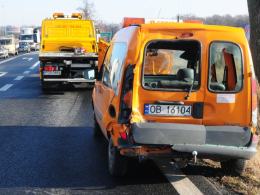 Ciężarówka spadła z wiaduktu w Dąbrowie