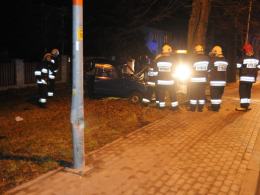 31-letnia kobieta wjechała w latarnię