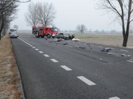 Czołowe zderzenie z ciężarówką pod Strzelcami Opolskimi