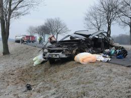 Czołowe zderzenie z ciężarówką pod Strzelcami Opolskimi