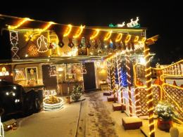 33 tysiące lampek w świątecznej iluminacji pana Henryka