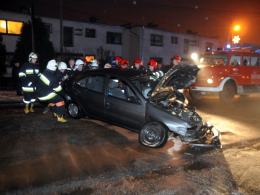 Pijany kierowca rozbił auto na murze