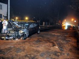 Pijany kierowca rozbił auto na murze