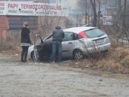 Ford focus dachował na ul. Plebiscytowej
