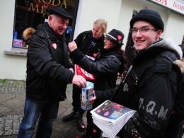 Pierwsi Opolanie wrzucili datki do puszek już kilkanaście minut po godzinie 9.