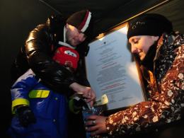 2600 złotych - za taką kwotę wylicytowano kopię dokumentu, potwierdzającego tytuł honoris causa Uniwersytetu Opolskiego przyznany papieżowi Janowi Pawłowi II.