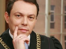 Artur Lipiński, sędzia Sądu Okręgowego w Krośnie, wciela się też w rolę sędziego w serialu TVN.