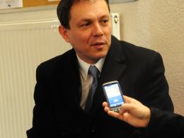 Sędzia Lipiński podczas wywiadu z reporterem 24Opole.(Fot: Dżacheć)