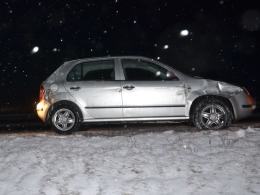 Ciężarówka uderzyła w samochód na autostradzie