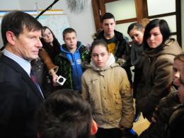 Ryszard Zembaczyński nie odmówił dzieciom spotkania. Wszystko wskazuje jednak na to, że azyl zostanie zlikwidowany, a zwierzęta trafią do schroniska.