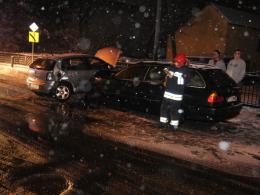 Volkswagen polo wpadł w poślizg, ranny kierowca